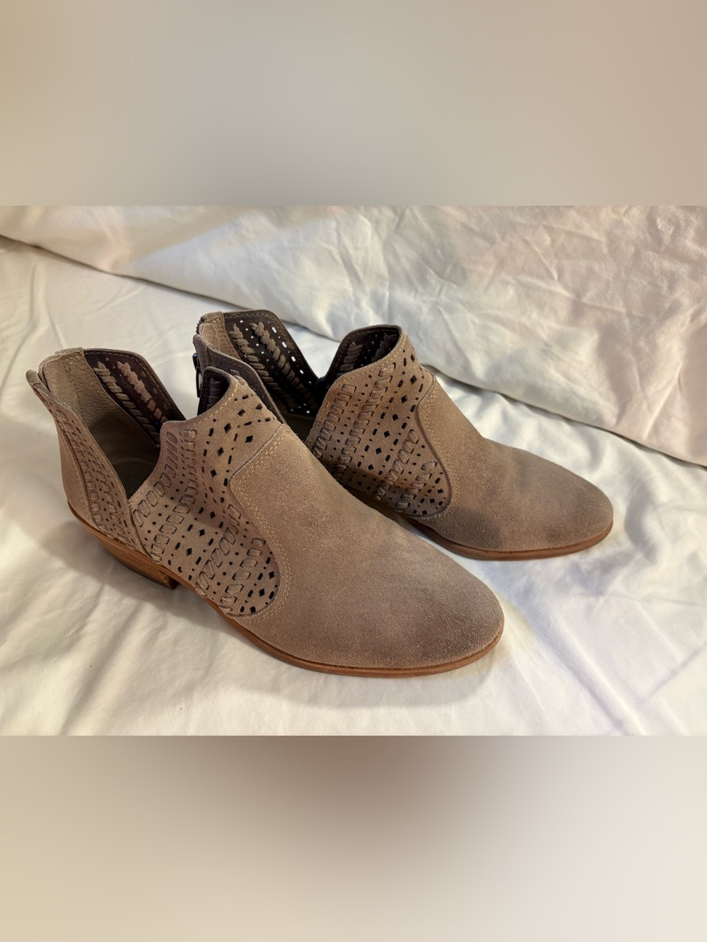 Vince Camuto Parveen Perforated Suede Ankle Bootie — Taupe — Size 9.5 👢